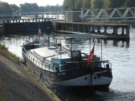 Von Paris, über Seine und Yonne nach St. Florentin. Herbst 2008.