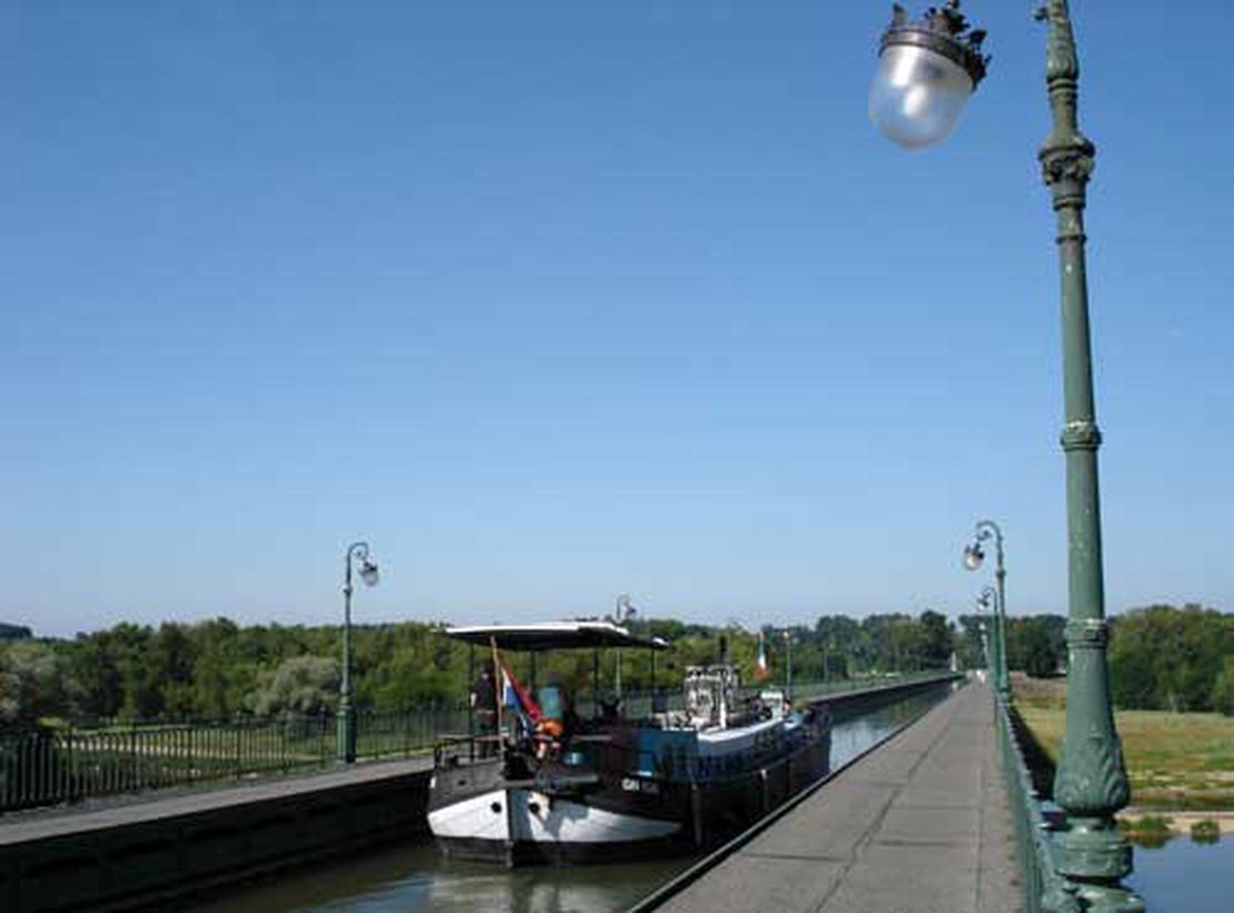 Vom quirligen Paris in den ruhigen und beschaulichen Canal du Loing