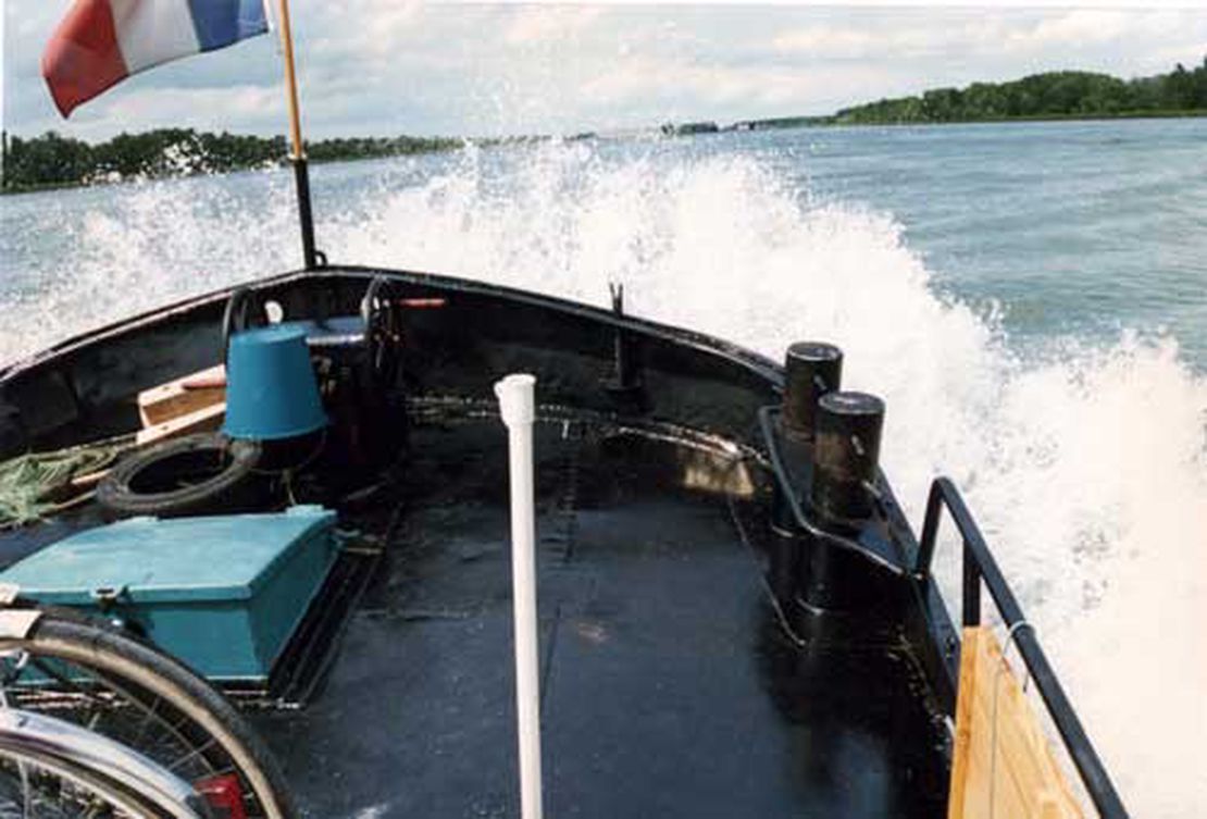 Stürmische See? Nein, Wellengang auf dem Rhein unterhalb Basel
