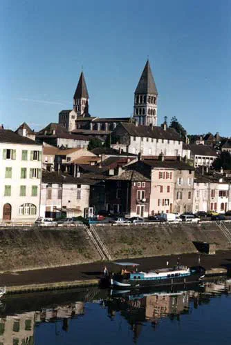 LEO in Tournus